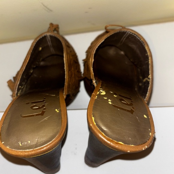 LEI Vintage Brown Suede Platform Clogs Mules Size 9 Boho Fringe Studded Y2K - Picture 9 of 11